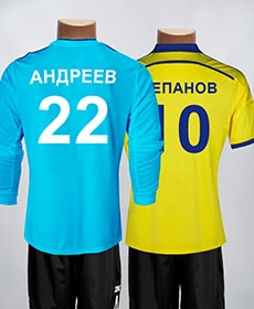 Нанесение номеров и имен на футбольную форму